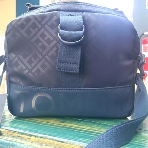 Tommy Hilfiger Crossbody 🔥